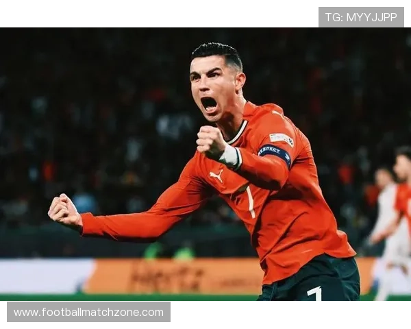 欧洲赛场震撼瞬间：顶级球队激战引发球迷热议